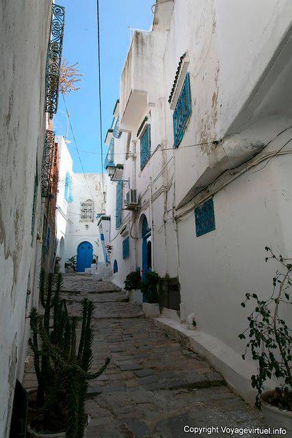 Sidi Bou Said, Montante paved alley - Tunisia