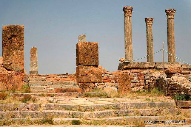 Columns and stairs Thuburbo Majus - Tunisia
