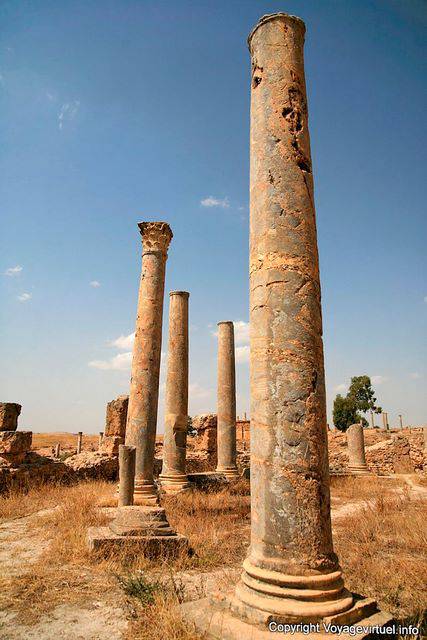 Thuburbo Majus, circular columns - Tunisia