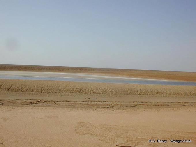 Chott El Jerid, sand and salt - Tunisia