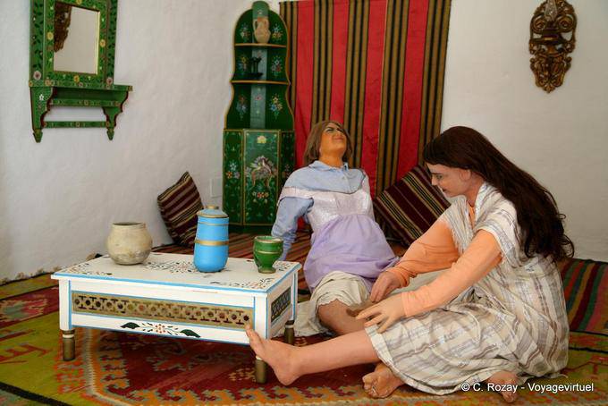 Waxing sweet water legs Guellala, Djerba - Tunisia