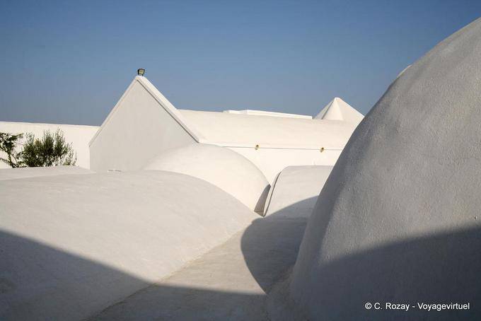 Light and shadow, Djerba Guellala - Tunisia