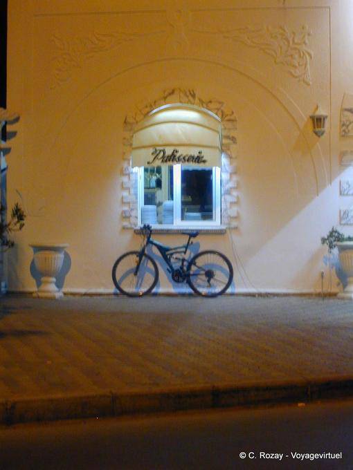 Cycling and pastry, Djerba, Houmt Souk - Tunisia