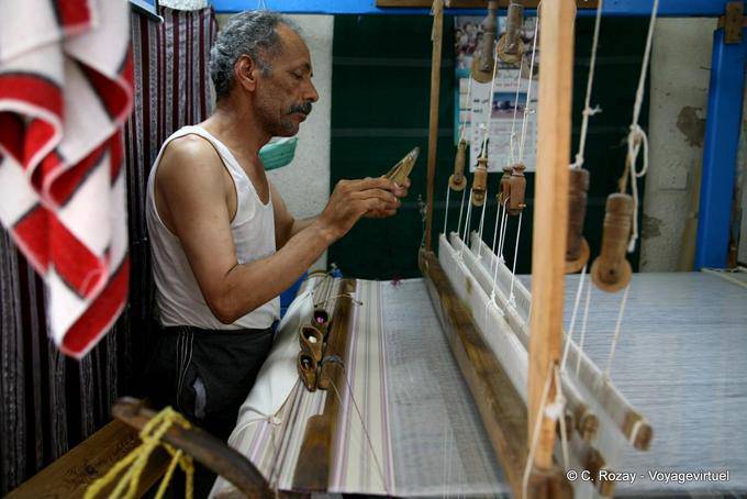 Weaving Redaa, Djerba, Houmt Souk - Tunisia