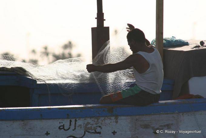 Maintenance of nets, Seguia, Djerba - Tunisia