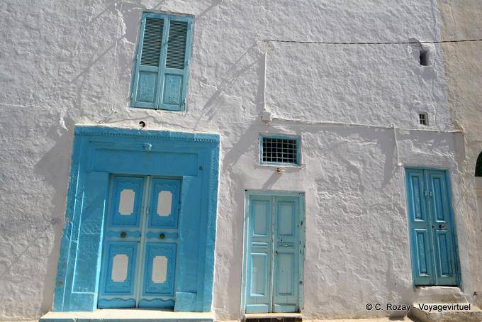 Kairouan, even doors, doors always ... - Tunisia