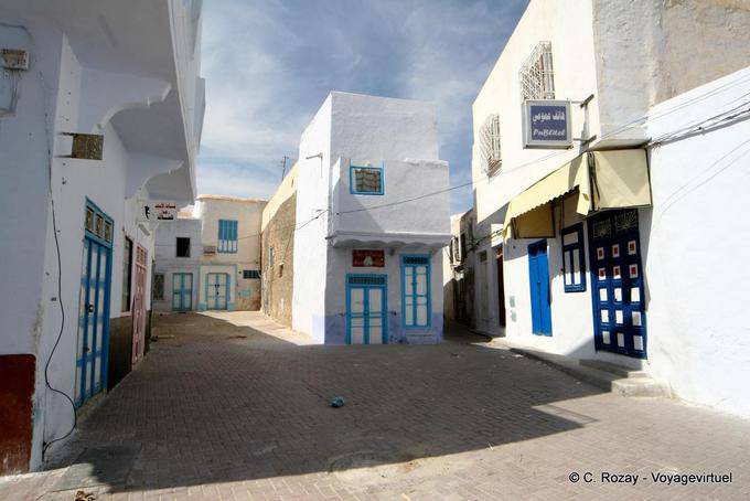 Light and shade of the medina, Kairouan - Tunisia