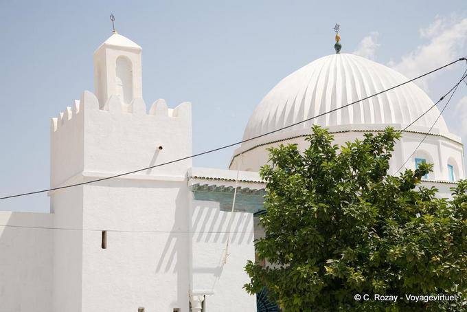 Zaouia Sidi Abdelkader, white dome and minaret, Kairouan - Tunisia