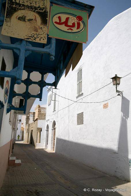 Khadhraoui in the street, Kairouan - Tunisia