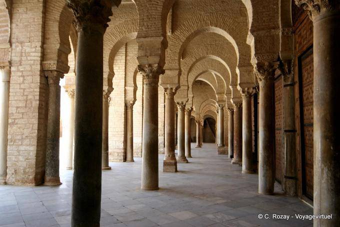Horseshoe arch and slender columns, Great Mosque, Kairouan - Tunisia