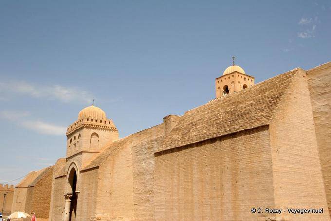 Outside perimeter wall, Oqba Ibn Nafi Mosque, Kairouan - Tunisia