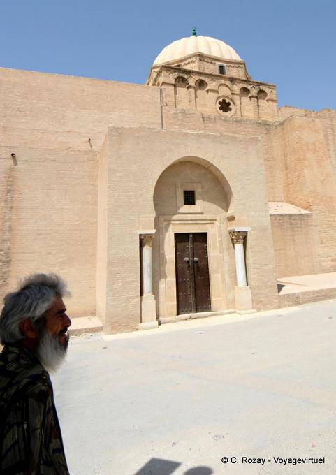 Passing the door and the dome, Imam Jamaa Sidi Uqba, Kairouan - Tunisia