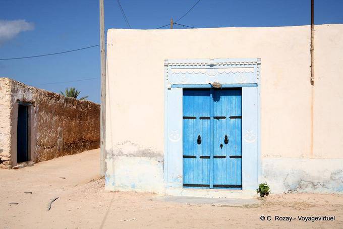 Fisherman's house door, El Abassia Islands Kerkennah - Tunisia