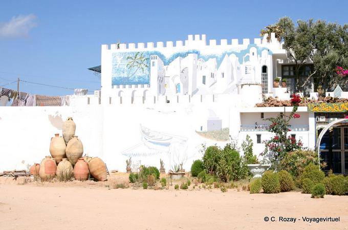 Mural and amphorae Ouled Yaneg, Kerkennah - Tunisia