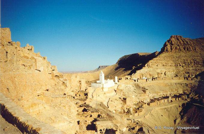 Berber troglodyte village Chenini - Tunisia