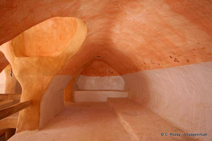 Shared life Ksar Haddada - Tunisia