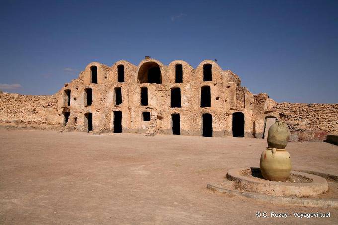Ghorfas stepped Ksar Metameur - Tunisia
