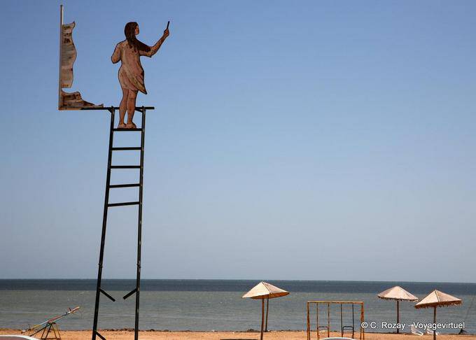 The woman painter, Mahares - Tunisia