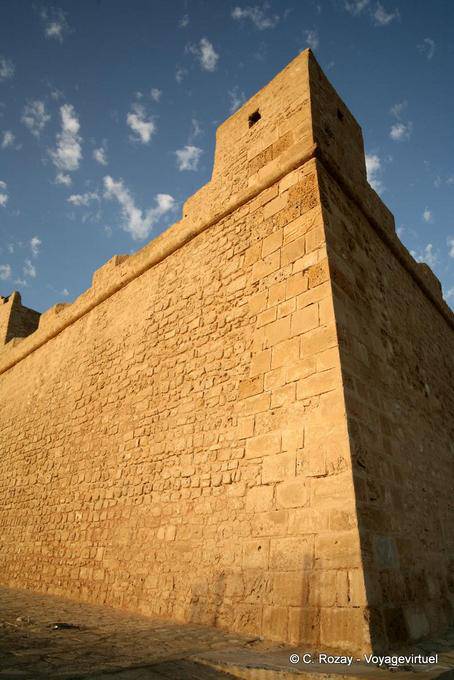 Wall angle, Borj el Kebir, Mahdia - Tunisia