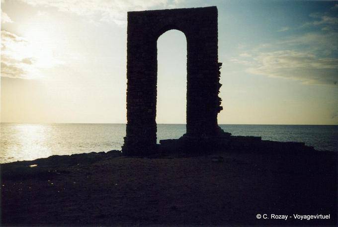 Old city gate, Mahdia, Cap Africa - Tunisia
