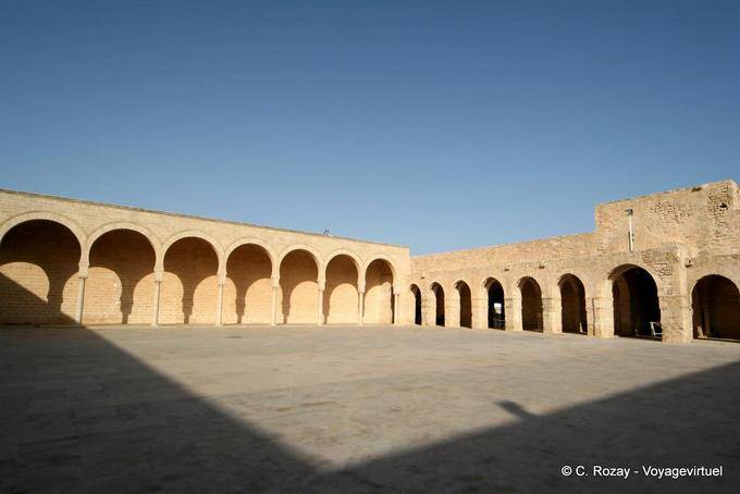 Light shadow geometry, Grand Mosque, Mahdia - Tunisia
