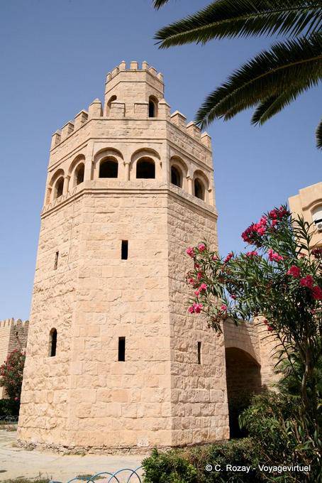 Tour of the ramparts of the Medina in Monastir - Tunisia