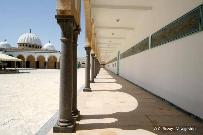 Domes and passing under archways, Bourguiba Mosque Monastir - Tunisia