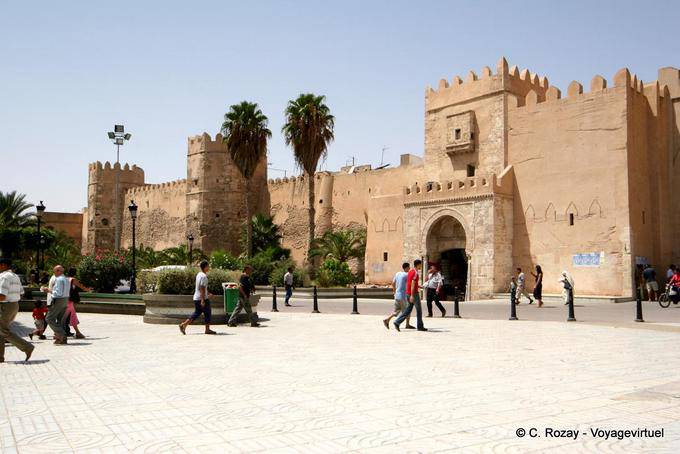 View of the speaker on the left of the Bab Diwan, Sfax - Tunisia