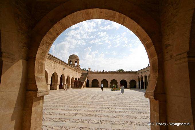 Sousse, the Great Mosque built by the ruler aghlabide Aboul Abbas I in 850 - Tunisia