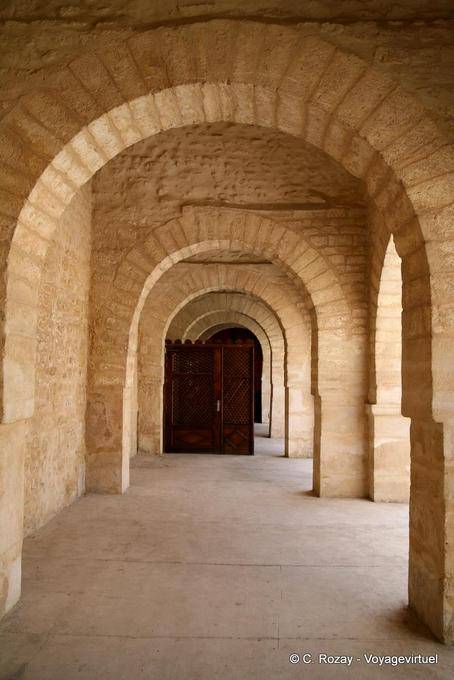 Sousse, Grand Mosque, arches of the courtyard - Tunisia