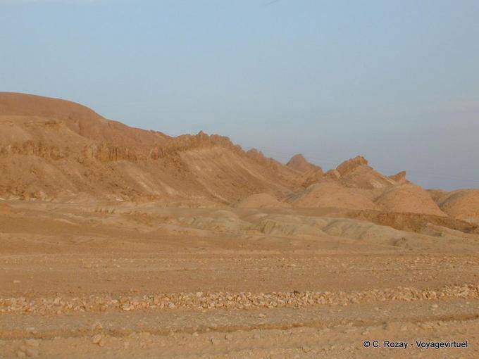 Stone desert and ridges, Tamerza Chebika region - Tunisia