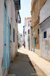 Passing through an alley, virtual tour of Kairouan (القيروان), Tunisia.
