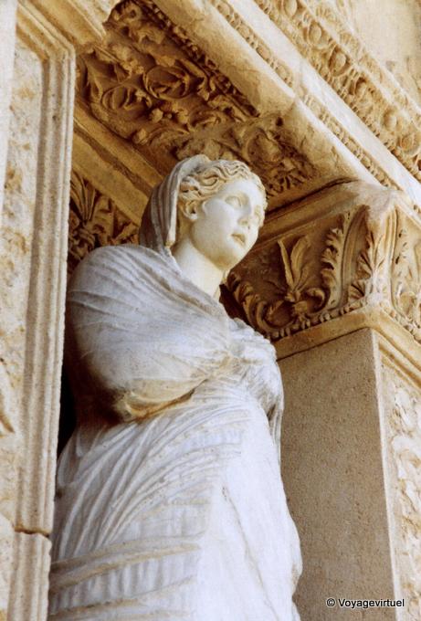 Statue of virtue in a niche of the Library, Ephesus - Turkey